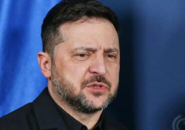 Zelensky scrive a Putin “Incontriamoci e finiamo questa guerra”