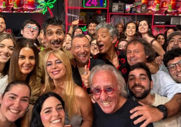 Amadeus ospite di Fiorello a La Pennicanza: “Tornare al Festival? Sanremo non si rifiuta mai”