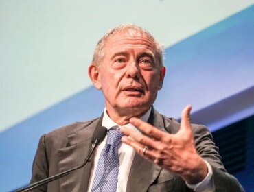 Caro carburanti, Urso “Stiamo reperendo le risorse per fare altri interventi”
